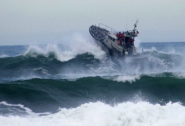 life-saving-service-transforms-to-the-coast-guard-oregon-coast